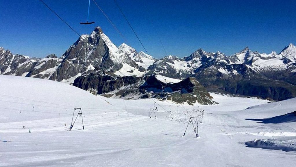 Pistas de esqui en Cervinia, glaciar en italia